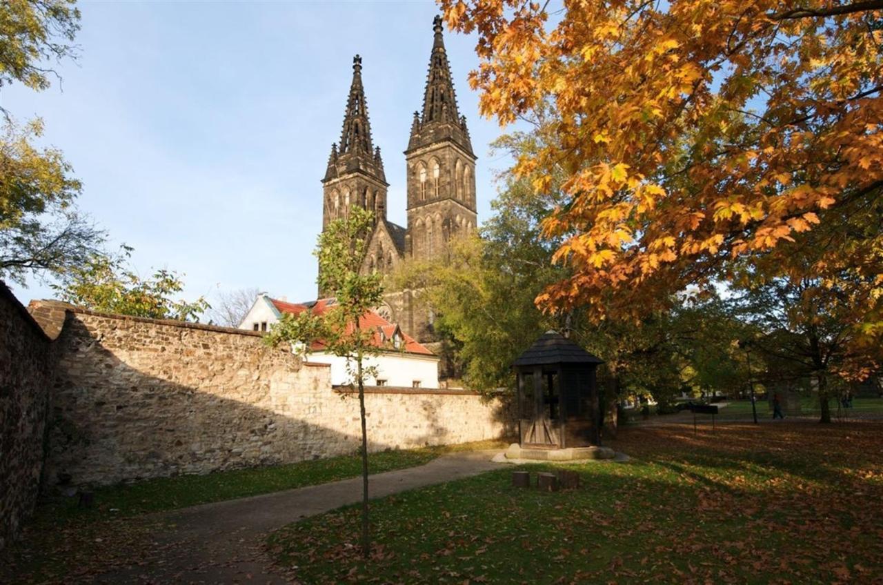 Helen Homestay Vysehrad Прага Экстерьер фото
