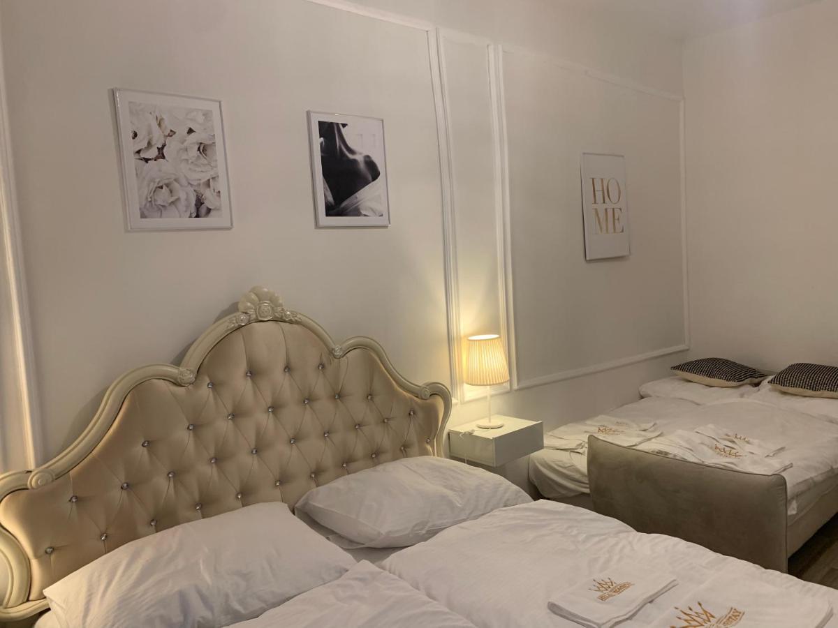 Helen Homestay Vysehrad Прага Экстерьер фото